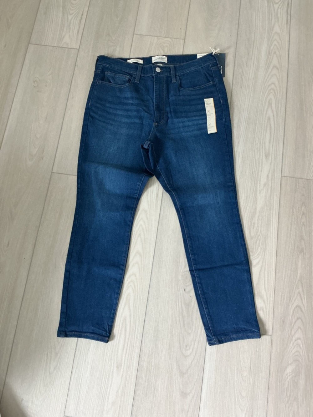 Universal Thread Women’s Skinny Jeans - Dark Blue